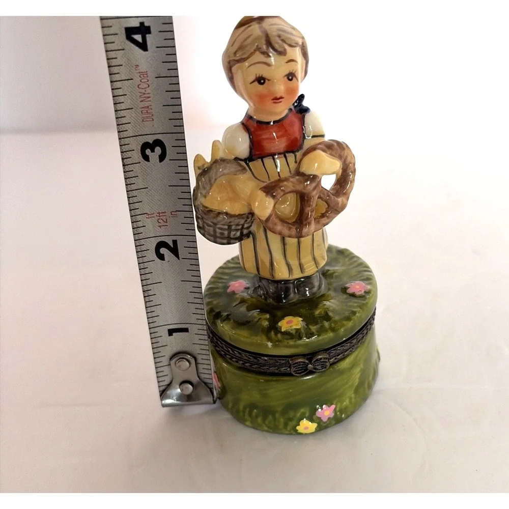 D.N. & E.L. vintage trinket